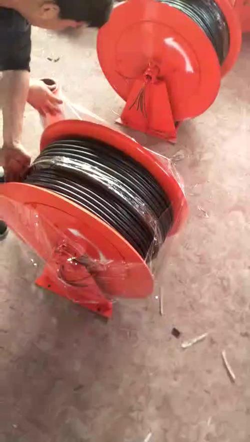 廠家定做銷(xiāo)售自動(dòng)收放電纜卷筒批發(fā)jtd彈簧式發(fā)條式電纜滾筒